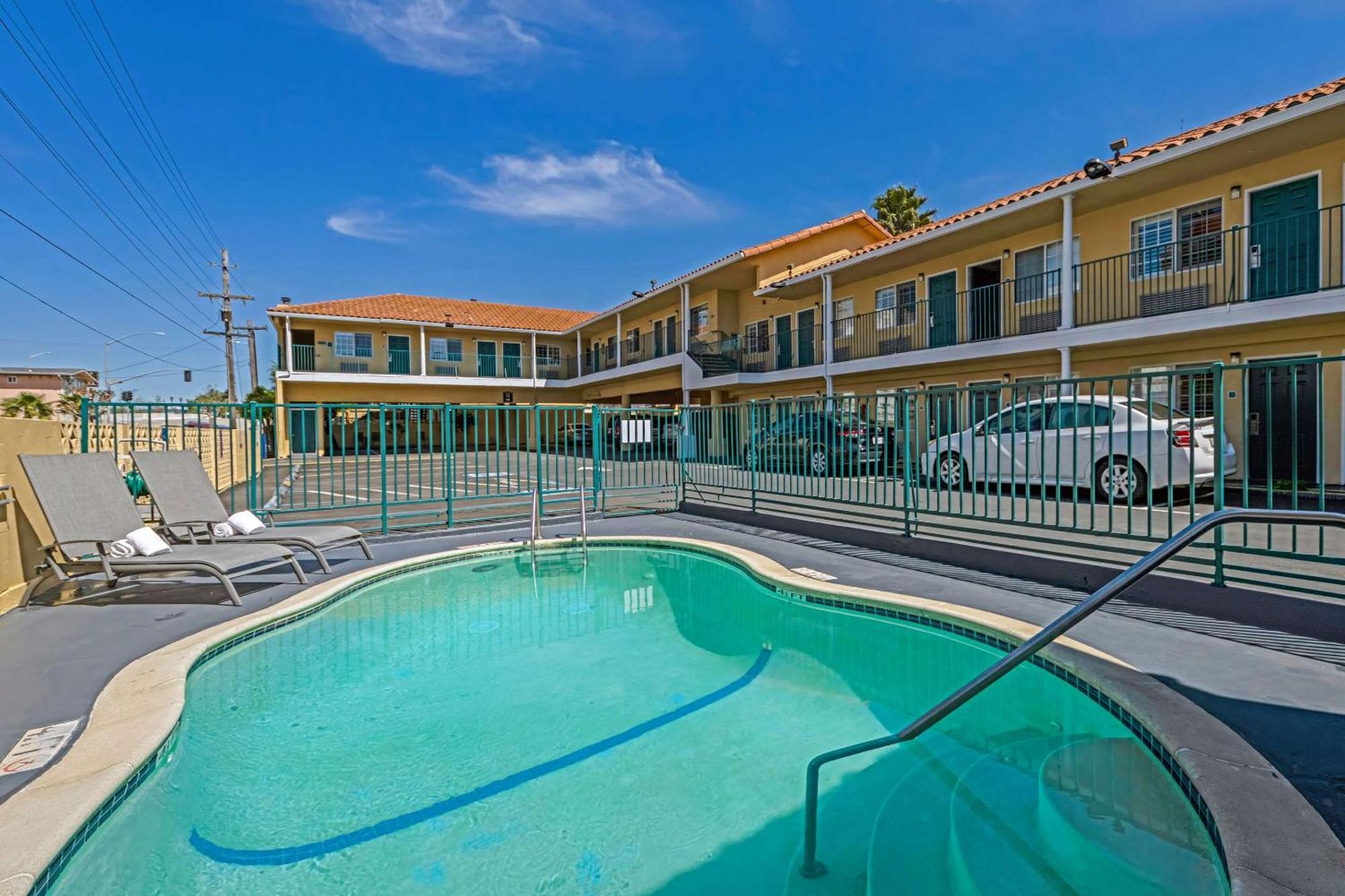 Comfort Inn Boardwalk Santa Cruz Exterior photo